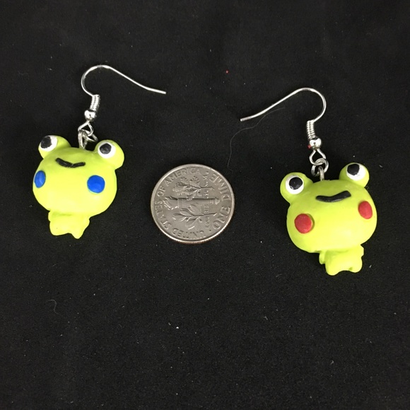 Handmade Polymer Clay Frog Dangle Drop Earrings - Picture 7 of 8